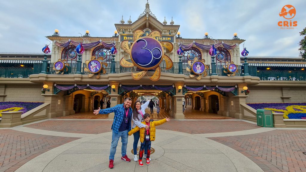 ENTRADA DECORADA PARA EL 30 ANIVERSARIO DE DISNEYLAND PARIS