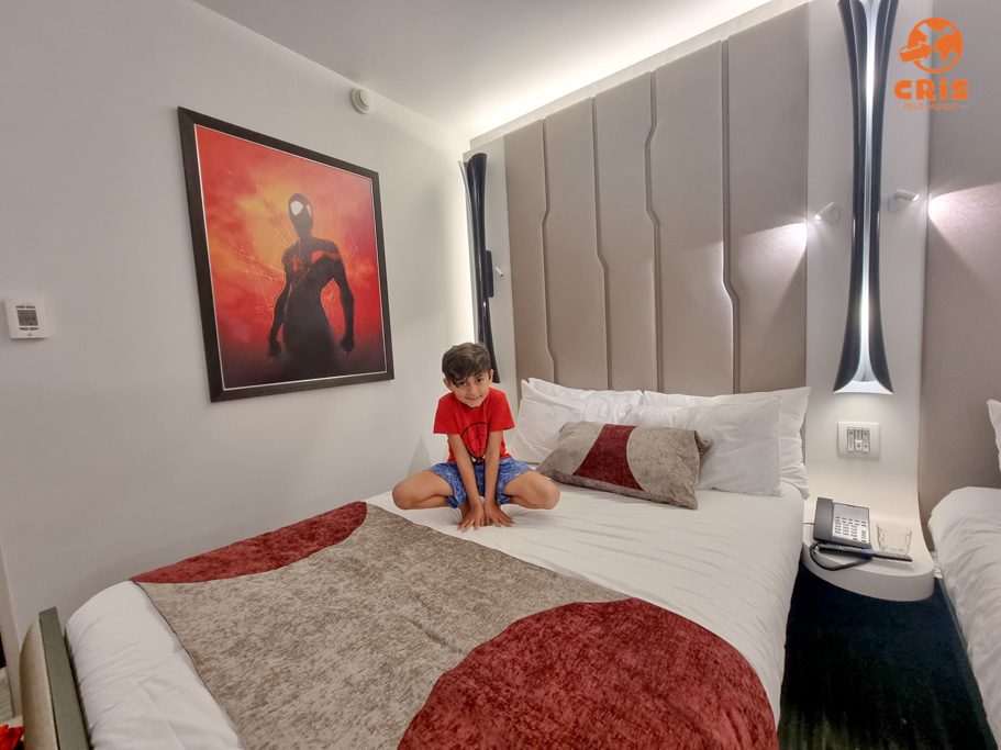 Quarto Empire State Club no Disney Hotel New York art Of marvel vingadores hotel do homem aranha Paris