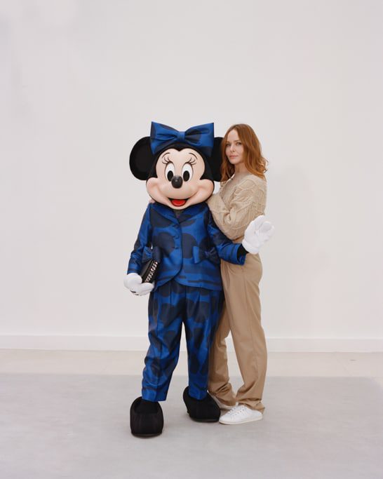 Stella McCartney et Minnie Mouse Journée internationale de la femme 1 - Cris Pelo Mundo