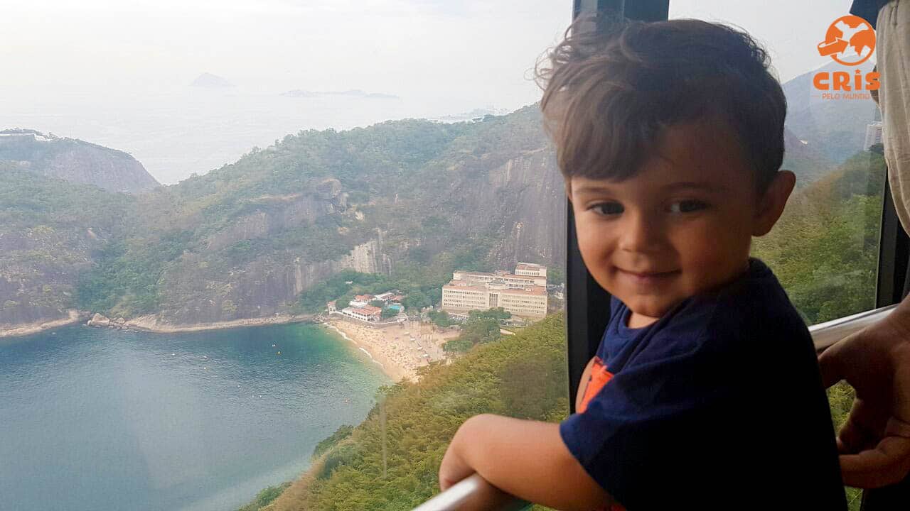 Children's cable car at Morro da Urca - Guaranteed fun 17 - Cris Pelo Mundo Bondinho das crianças crisstilben cris pelo mundo pão de açucar morro da urca circus macaco prego (10)