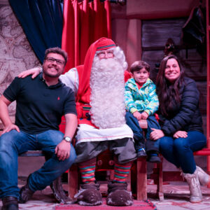 Première saison de Cris autour du monde jusqu'au pôle Nord Père Noël