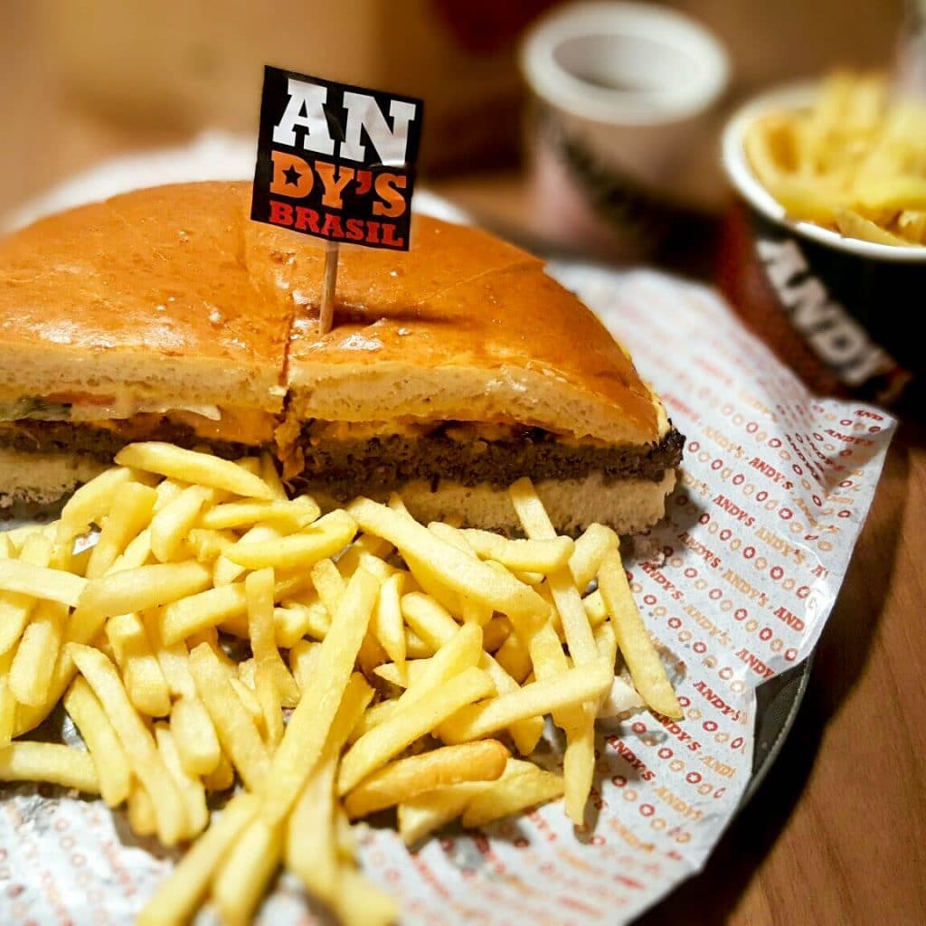 PLATO DE HAMBURGUESAS CRISSTILBEN CRISPELOMUNDO ANDY'S (3)