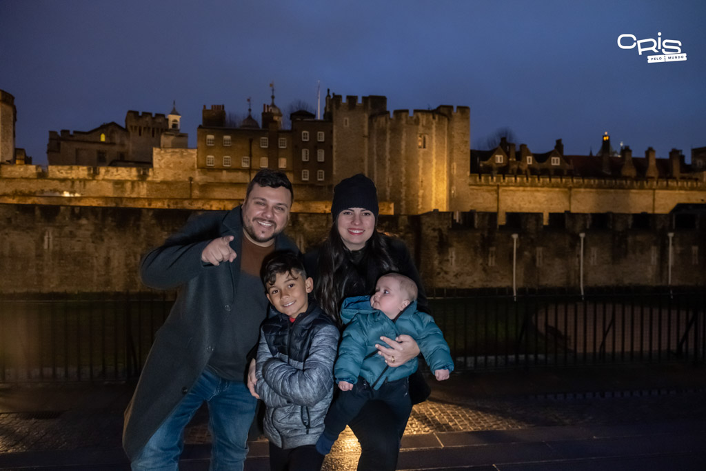 LONDON TOWER LONDON WITH CHILD